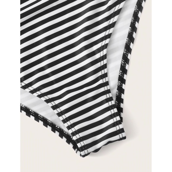 HP!! 🎉🎉 High Waisted Printed Bikini. Size Medium. - Picture 5 of 5